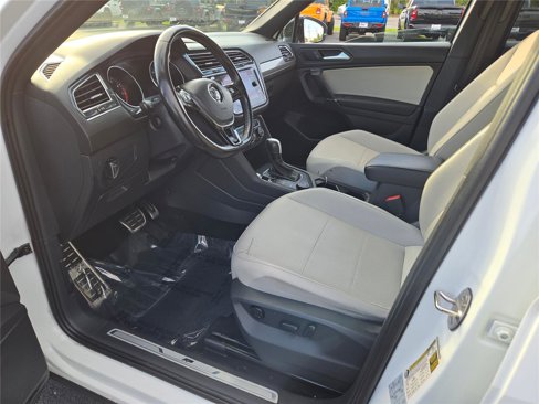 Used 2020 Volkswagen Tiguan SE R-Line image 25