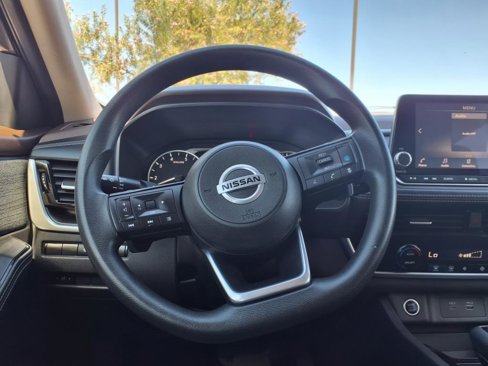 Used 2021 Nissan Rogue SV image 19