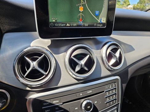 Used 2017 Mercedes-Benz GLA 250 4MATIC image 5