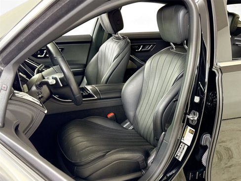 Used 2022 Mercedes-Benz S 500 4MATIC w/ AMG Line Package image 10