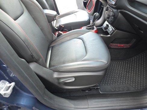Used 2022 Jeep Renegade Trailhawk w/ Sun/Sound Group image 39