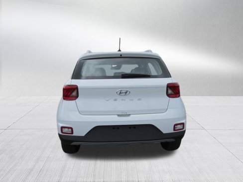 New 2025 Hyundai Venue SEL image 7