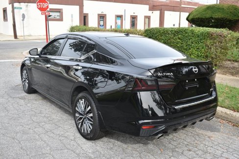 Used 2023 Nissan Altima 2.5 SV w/ SV Premium Package image 7