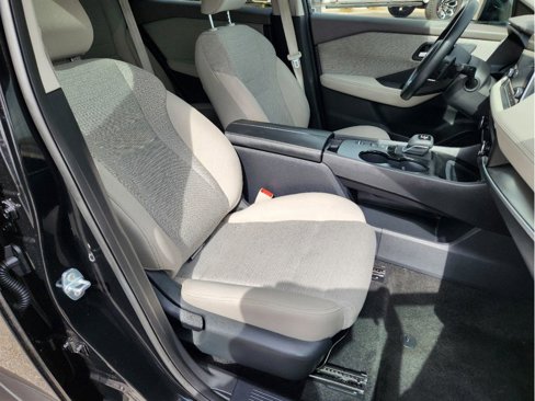 Used 2023 Nissan Rogue SV image 17