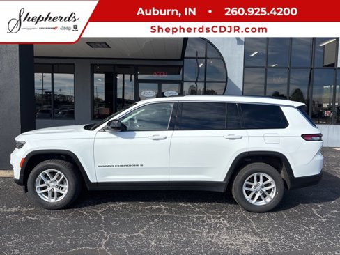 Used 2023 Jeep Grand Cherokee L Laredo image 1