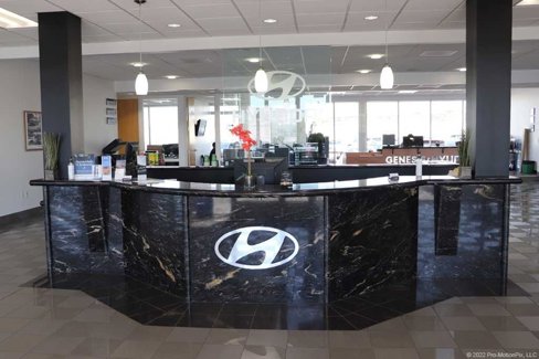 Certified 2025 Hyundai Elantra SE image 38