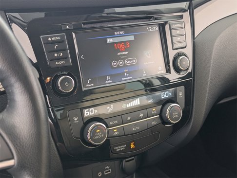 Used 2022 Nissan Rogue Sport SV image 19