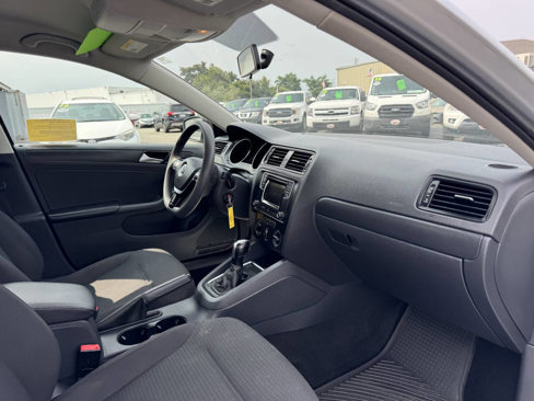 Used 2016 Volkswagen Jetta S image 33
