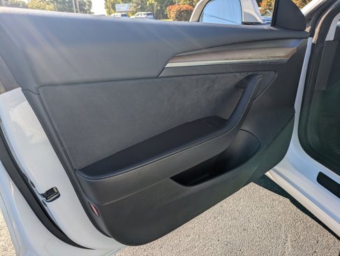 Used 2023 Tesla Model 3 Standard Range image 11