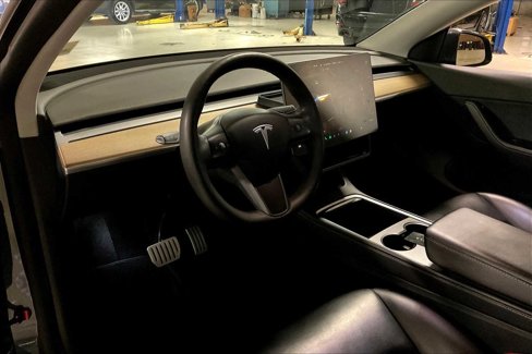 Used 2021 Tesla Model Y Performance image 16