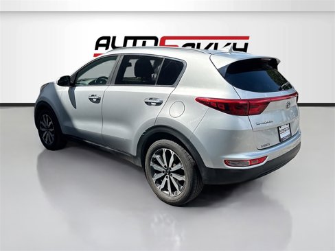 Used 2017 Kia Sportage EX image 5
