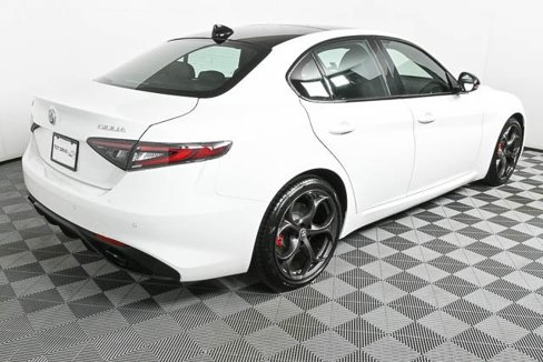 New 2025 Alfa Romeo Giulia w/ Driving Assist Package image 28