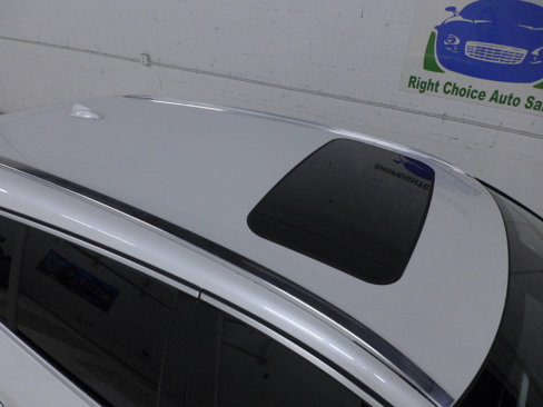 Used 2017 Volvo V60 T6 R-Design Platinum image 13
