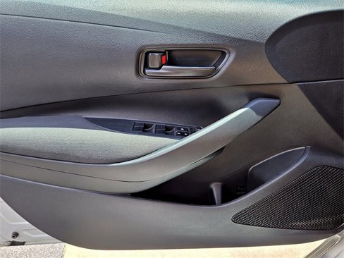 Used 2022 Toyota Corolla LE image 26