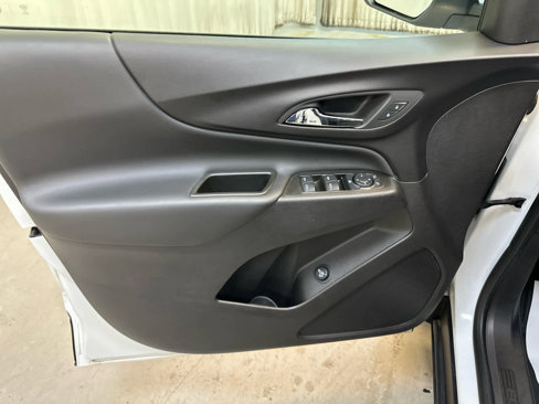 Used 2024 Chevrolet Equinox LT image 25