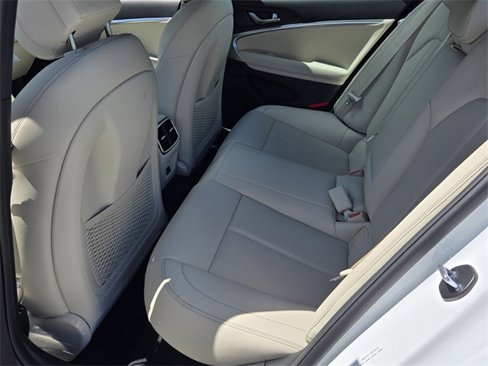New 2026 Genesis G70 2.5T image 7