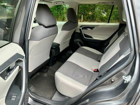 Used 2020 Toyota RAV4 XLE image 15