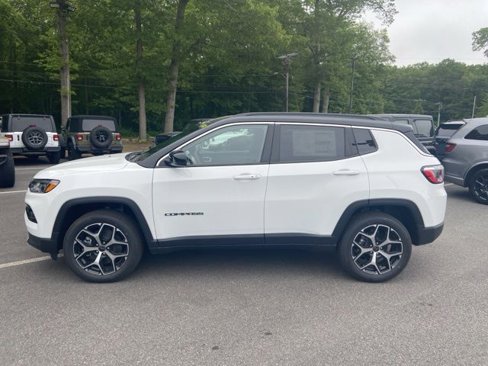 New 2025 Jeep Compass Limited image 3