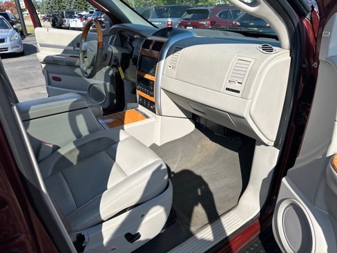 Used 2008 Chrysler Aspen Limited image 20