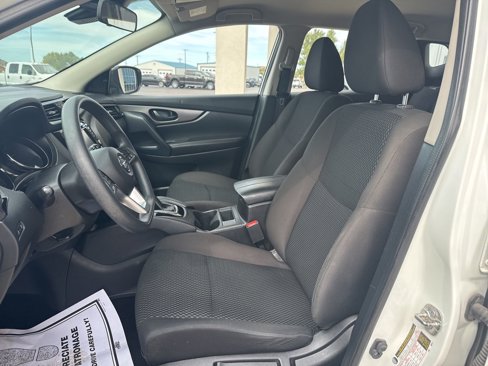 Used 2022 Nissan Rogue Sport S image 13