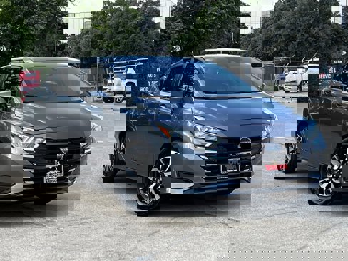 Used 2024 Nissan Versa SV image 2