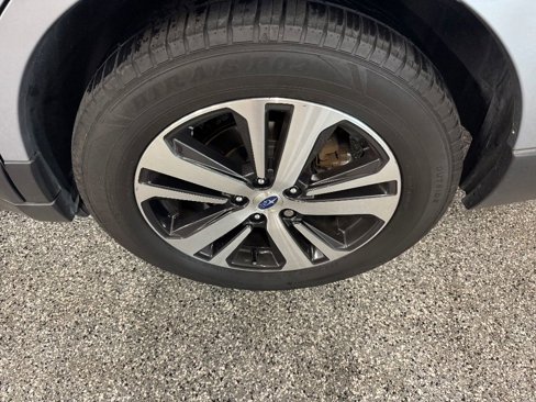 Used 2018 Subaru Outback 2.5i Limited image 14