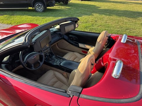 Used 2004 Chevrolet Corvette Convertible w/ Preferred Equipment Group image 19