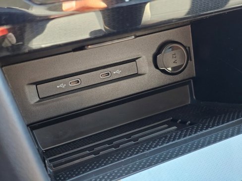 New 2025 Volkswagen Taos SE image 40