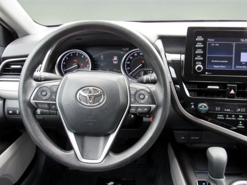 Used 2023 Toyota Camry LE image 18