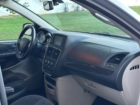 Used 2018 Dodge Grand Caravan SE image 20