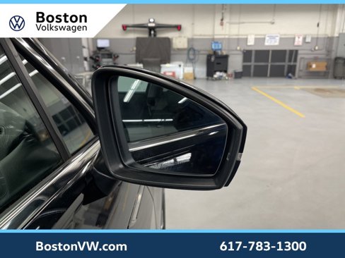 Certified 2022 Volkswagen Tiguan SE image 12