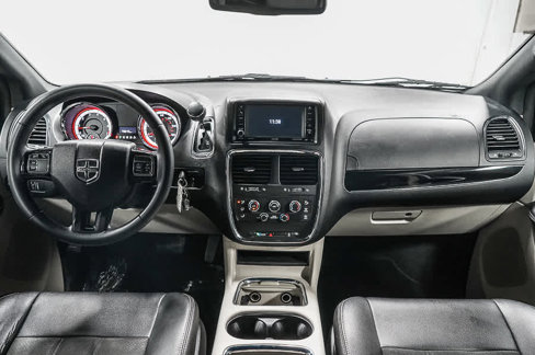 Used 2019 Dodge Grand Caravan SXT image 14