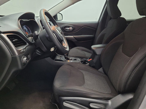 Used 2019 Jeep Cherokee Latitude w/ Popular Appearance Group image 17
