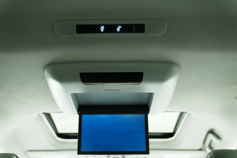 Used 2024 Toyota Sienna Limited image 41