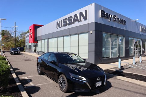 Certified 2023 Nissan Altima 2.5 SV image 2