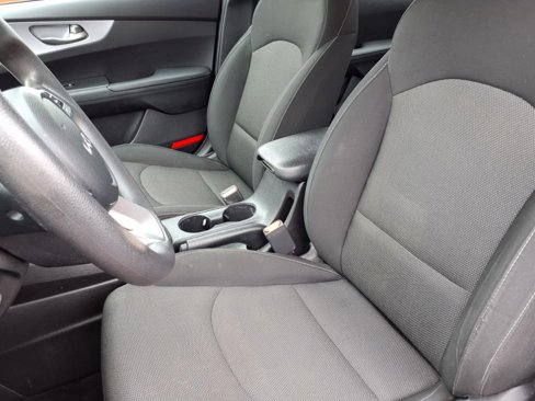 Used 2022 Kia Forte LXS w/ LXS Technology Package image 3