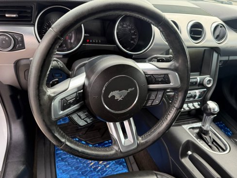 Used 2018 Ford Mustang Premium image 18