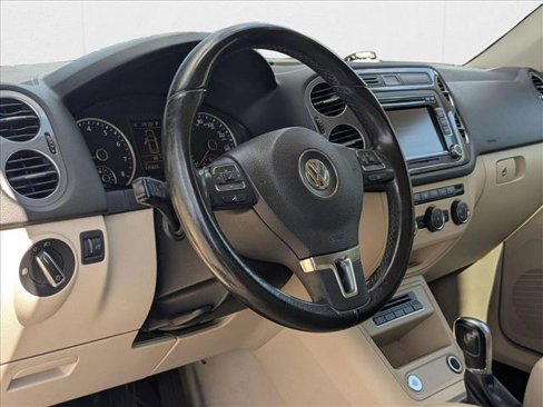 Used 2014 Volkswagen Tiguan SE image 7