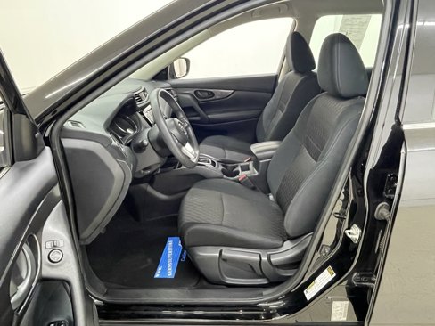 Used 2019 Nissan Rogue S image 18