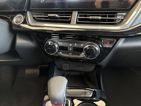 New 2025 Chevrolet Trax RS w/ Sunroof Package image 14