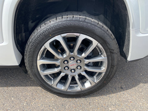 Used 2022 GMC Acadia Denali w/ Denali Ultimate Package image 2