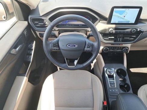 Used 2020 Ford Escape Titanium image 16