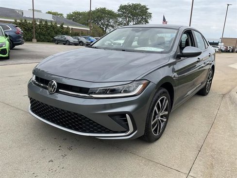 New 2025 Volkswagen Jetta SE image 3