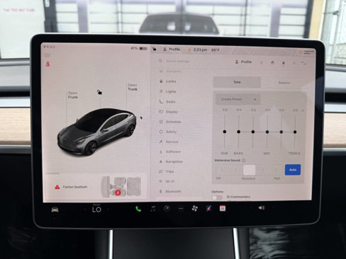 Used 2018 Tesla Model 3 Mid Range image 16