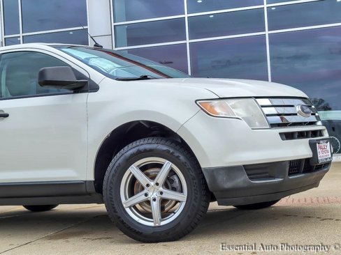 Used 2010 Ford Edge SE image 2