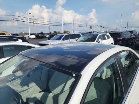 Certified 2024 Volkswagen Jetta SE image 5