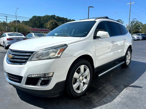 Used 2016 Chevrolet Traverse LT w/ Style and Technology Package image 4