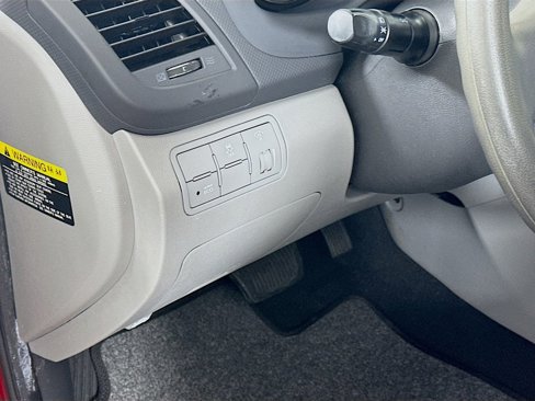 Used 2013 Hyundai Accent GS image 10
