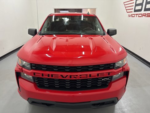 Used 2020 Chevrolet Silverado 1500 Custom w/ Custom Value Package image 3
