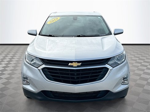 Used 2019 Chevrolet Equinox LT image 2
